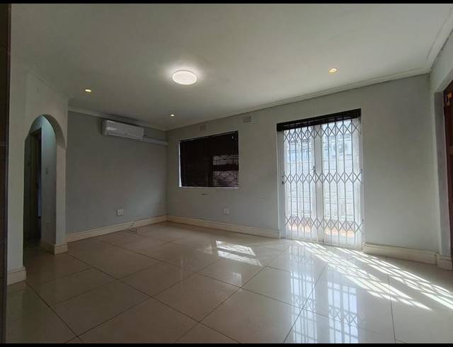 2 BEDROOM HOUSE FOR SALE IN PROTEA VILLAGE